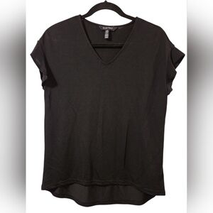 Ellen Tracy Black V-Neck Short Sleeve Top